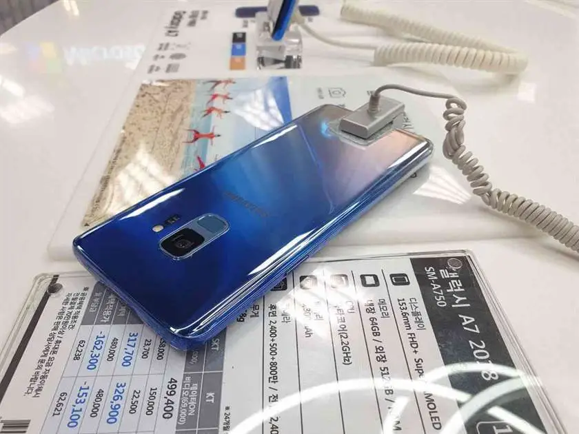 Polaris Blue Galaxy S9 / S9 + chega à Europa a tempo para a temporada de Natal 2 galáxia s9 gradiente polaris azul