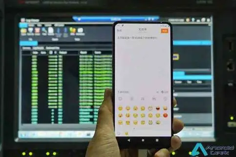 O presidente da Xiaomi, Lin Bin, mostrou uma imagem do Mi MIX 3 ligado em 5G 13