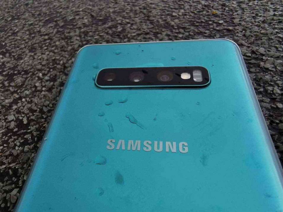 Samsung afinal vende telefones que não são à prova de água 9