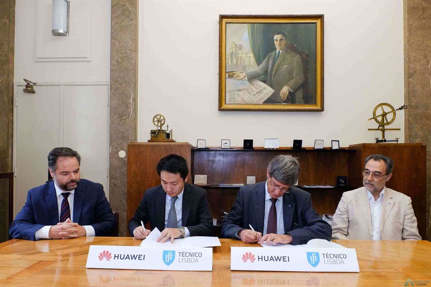 Huawei assina parceria com Instituto Superior Técnico para apoiar a formação de engenheiros de telecomunicações 21