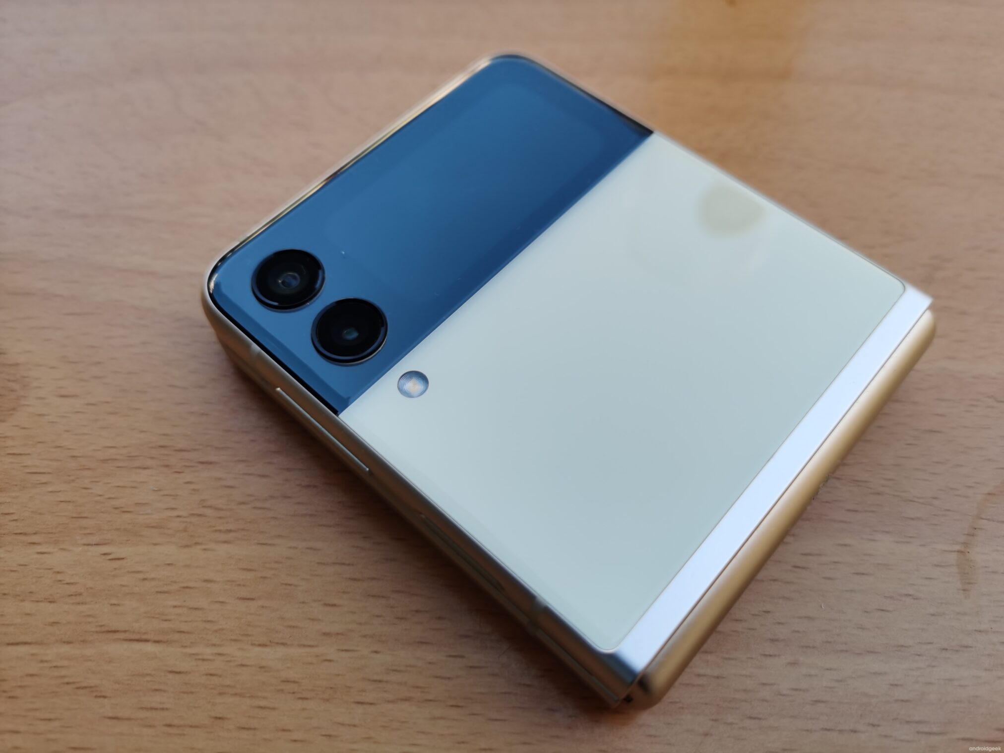 Análise Samsung Galaxy Z Flip 3: Ecrã que dobra a um preço justo 16