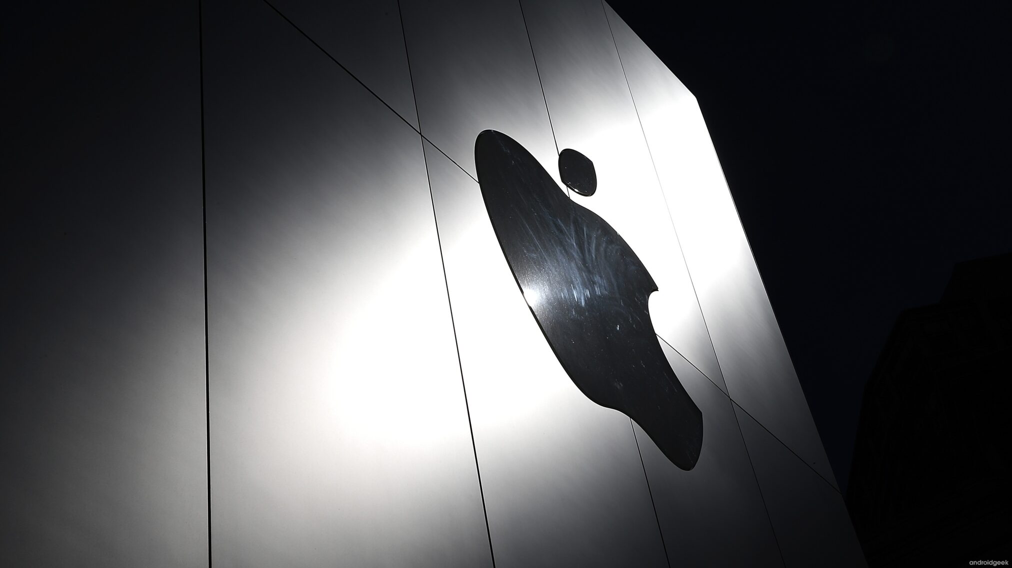 Apple responde ao movimento 'AppleToo' sobre racismo, sexismo e desigualdade salarial 1
