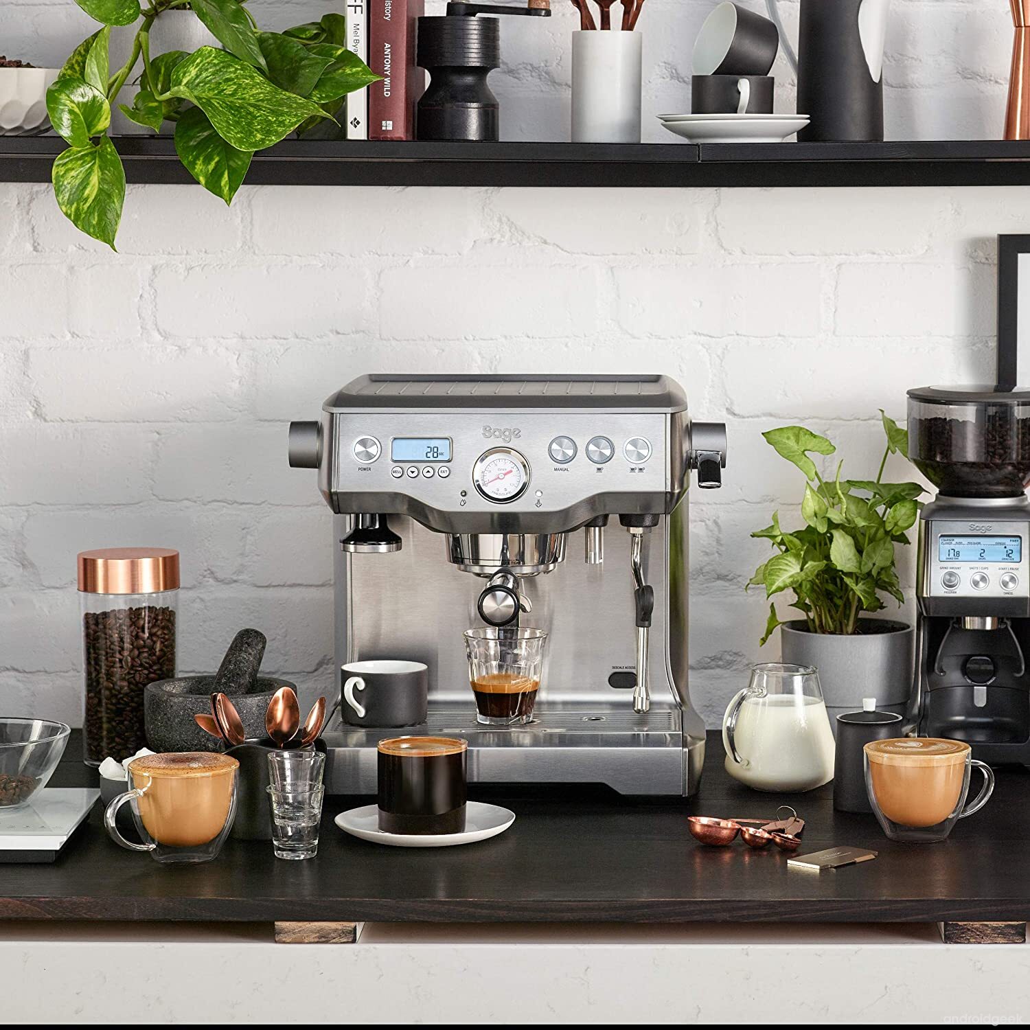 Análise SAGE The Dual Boiler. Uma máquina de café extravagante 13