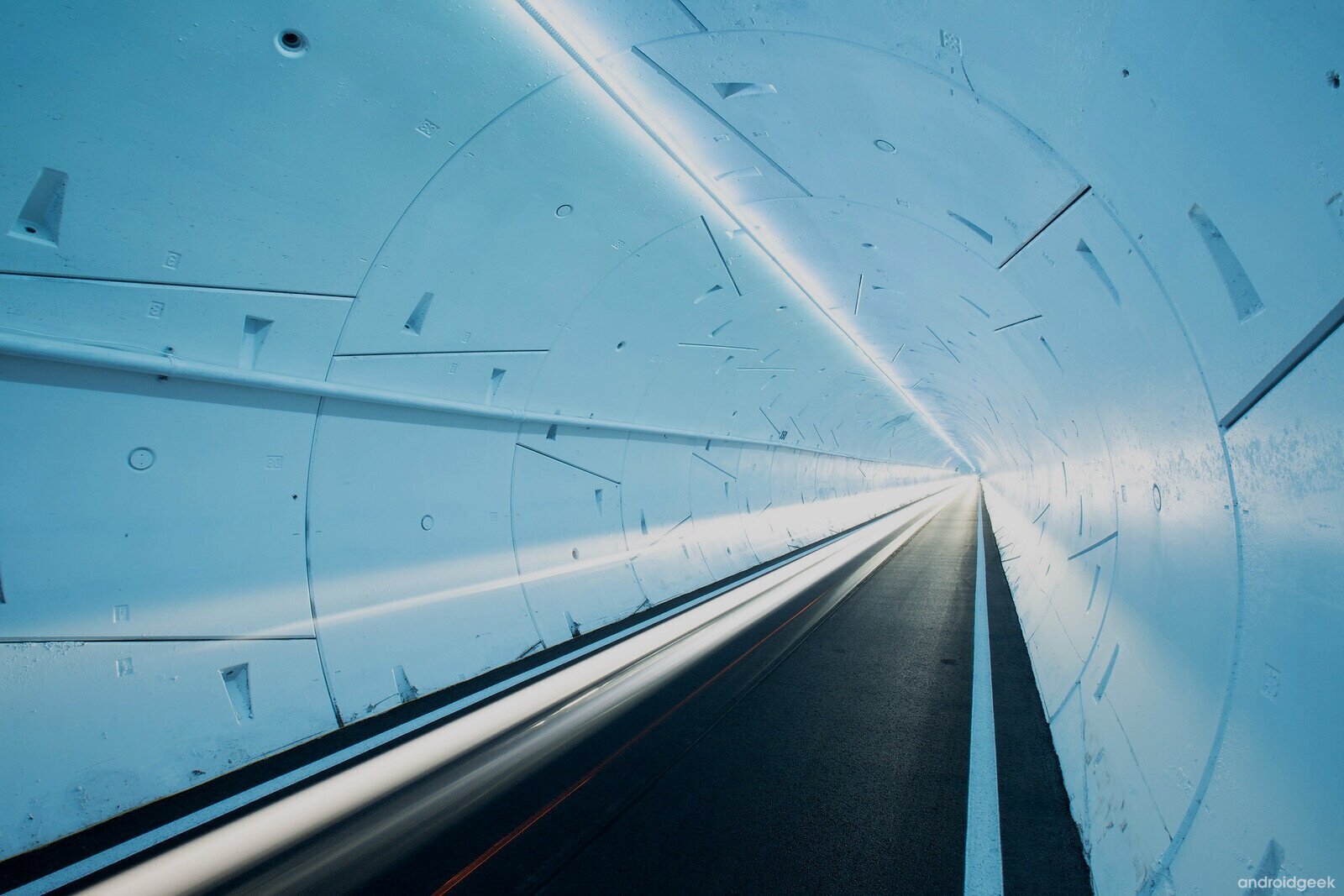 Túnel feito por Elon Musk em Las Vegas tem trânsito como as estradas normais 3