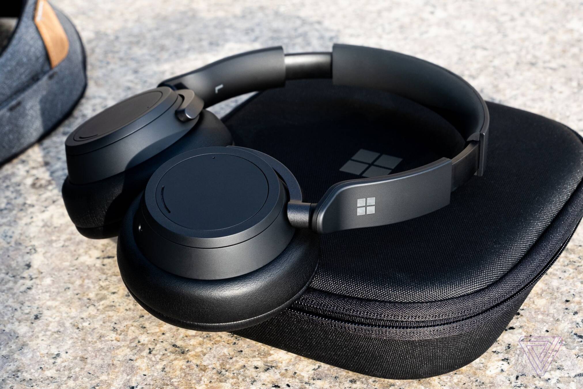 Será que a Microsoft desistiu de lançar novas gerações de Surface Headphones? 13