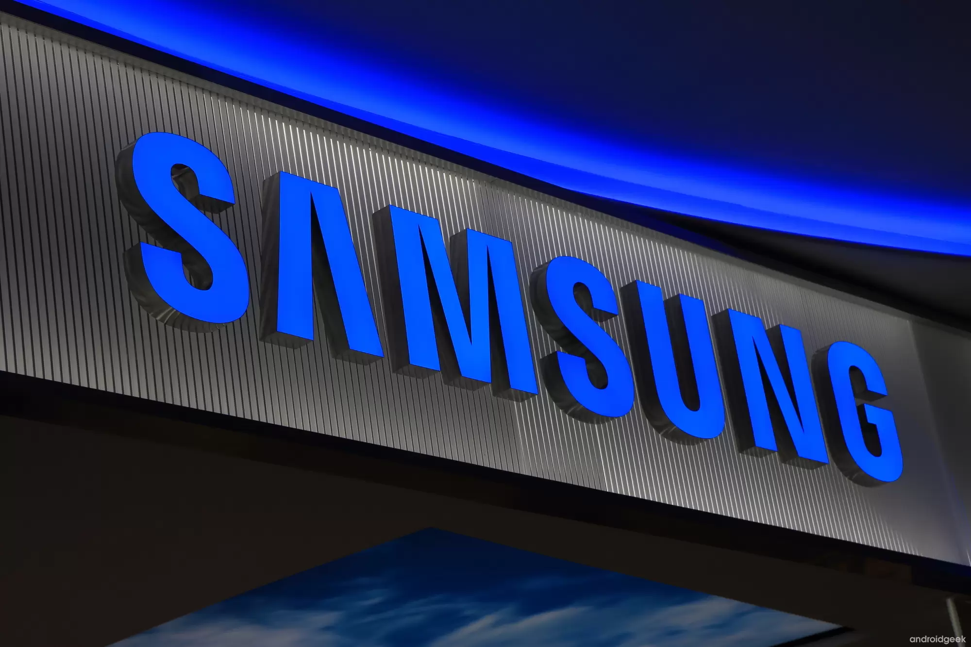 Samsung desenvolve nova tecnologia para ecrãs OLED chamada ‘Lifelike Pixels’ 4