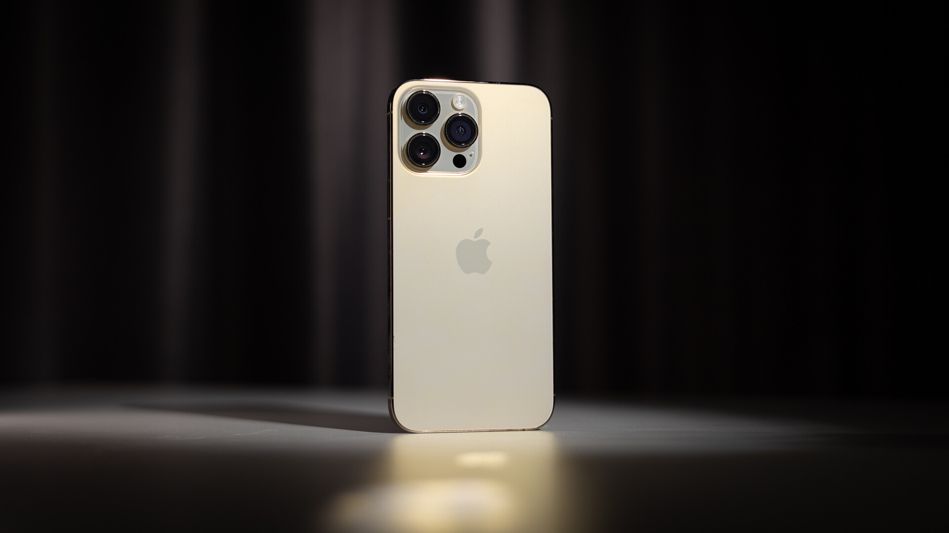 Porquê a Apple discorda das regras da UE sobre baterias substituíveis no iPhone 13