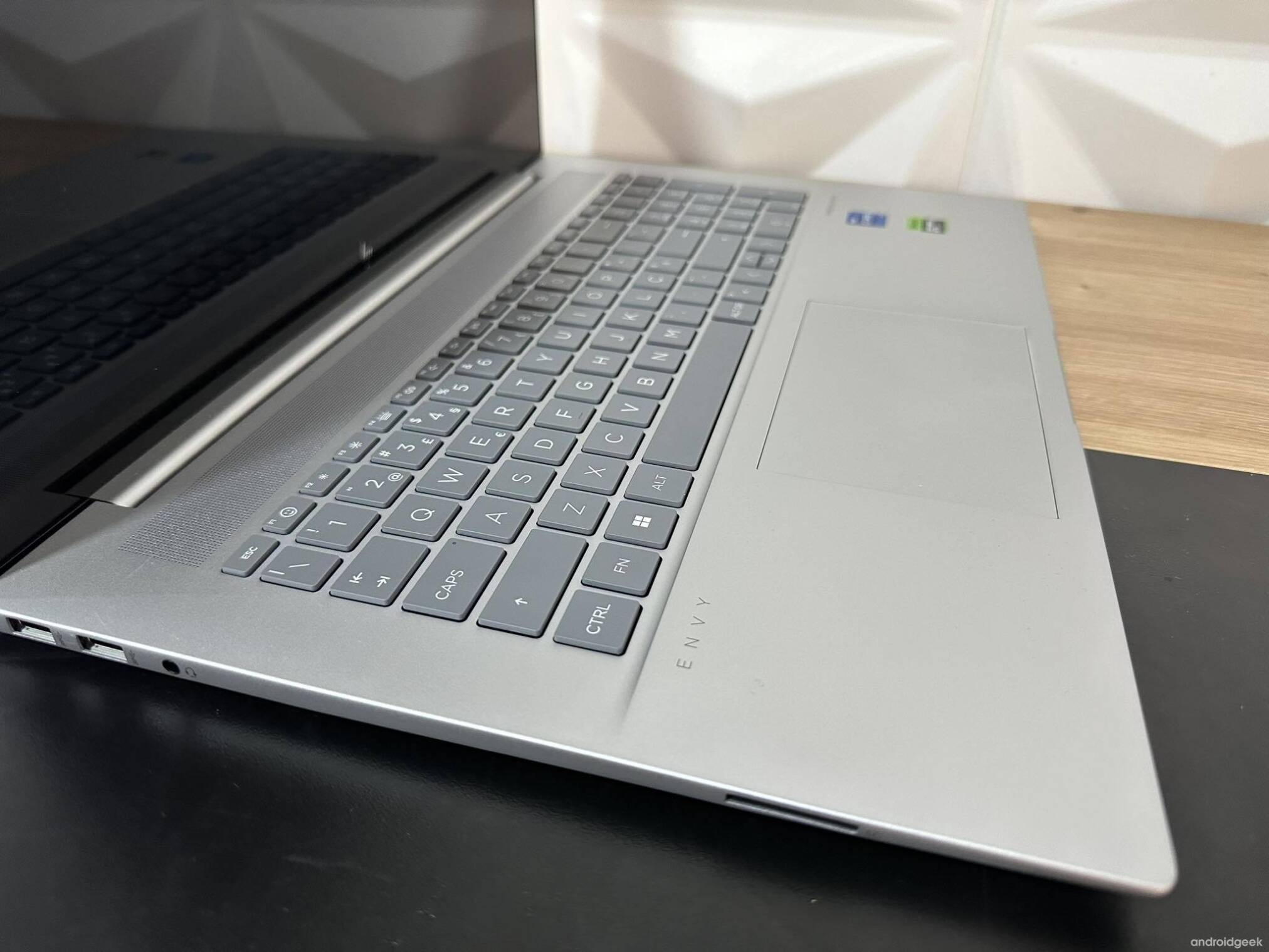 Análise Portátil HP Envy 17 com i7-13552U e GPU RTX3050 4 analise portatil hp envy 17 com i7 13552u e gpu rtx3050 androidgeek 9