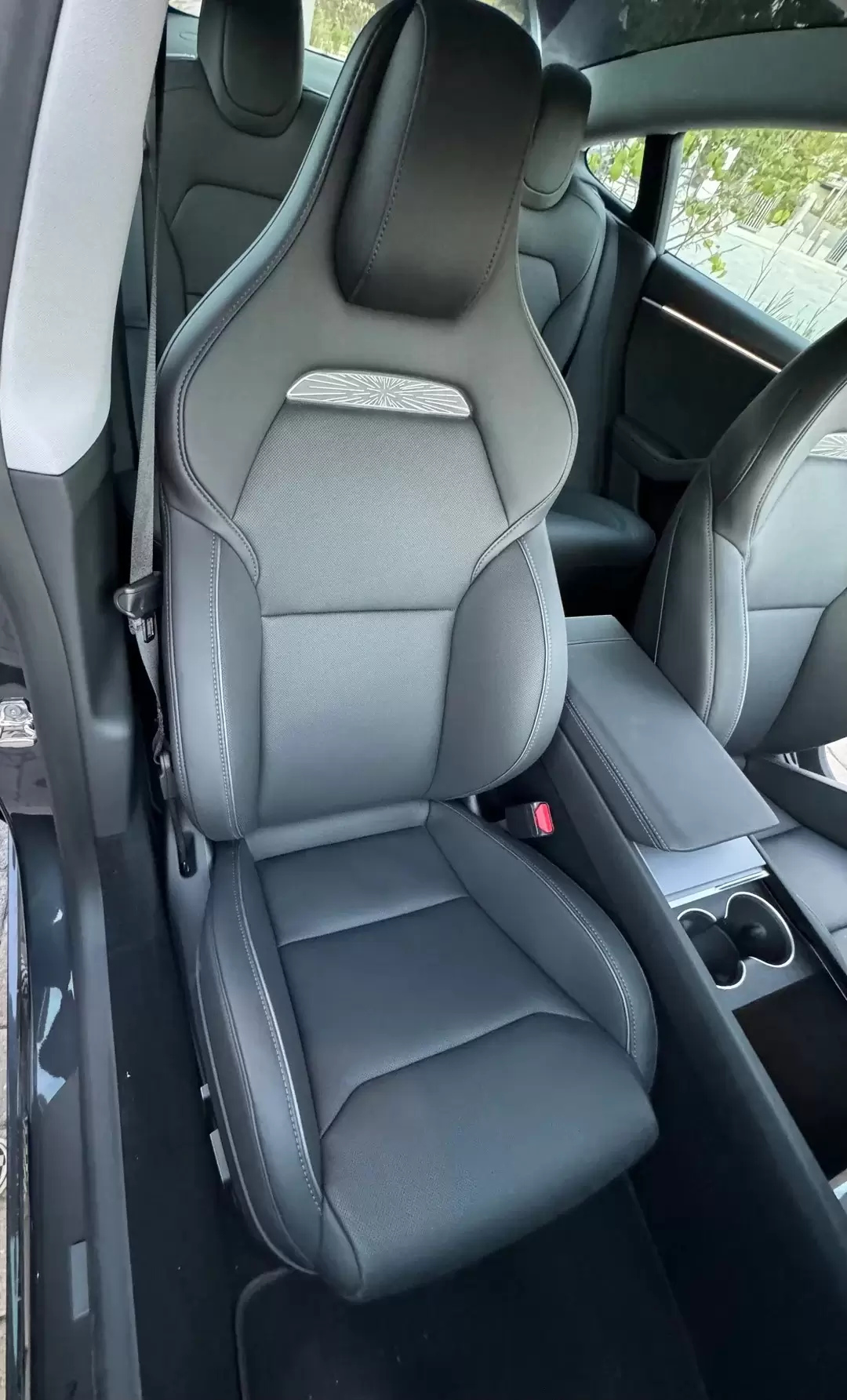 Tesla Model 3 Ludicrous: Fotos exteriores e interiores de tirar o fôlego! 13