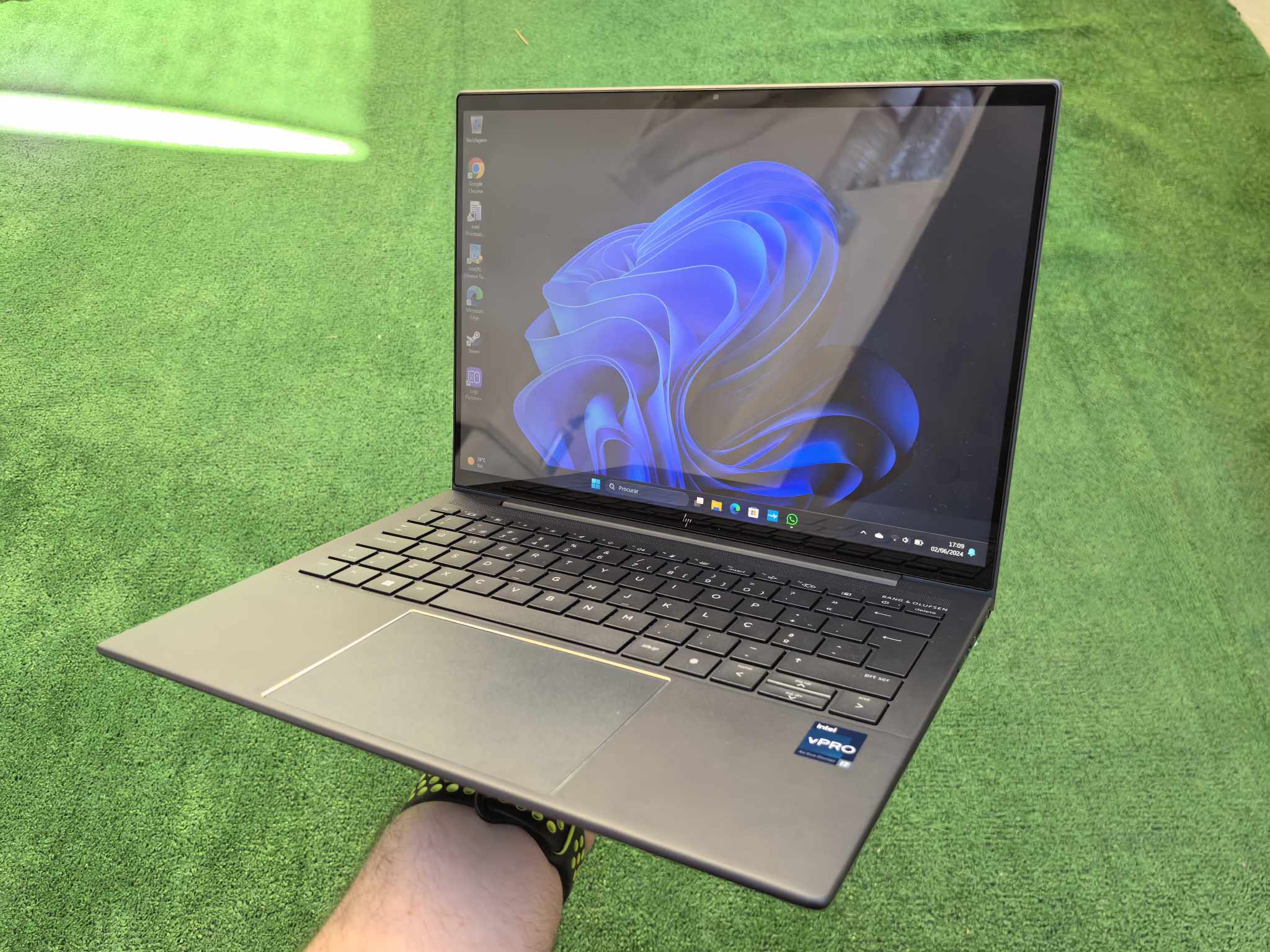 Análise Portátil HP Dragonfly G4 - Desempenho, Portabilidade e Elegância 22