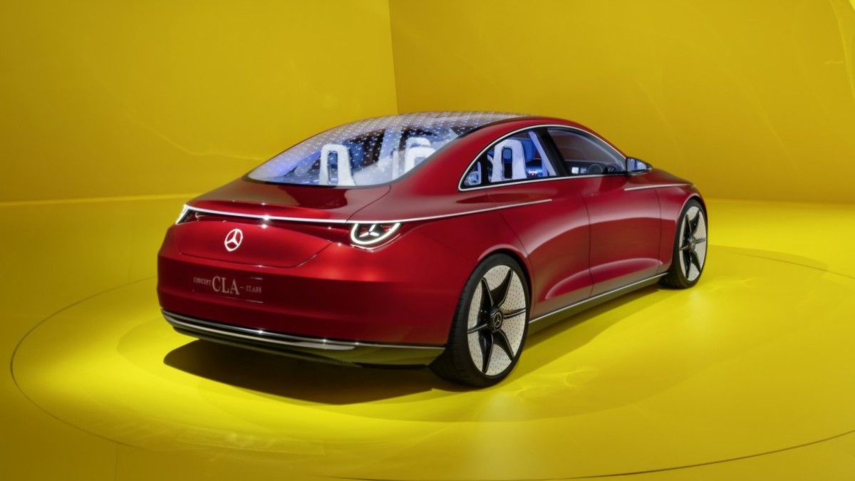 Mercedes-Benz e Momenta unem forças para novo elétrico CLA 11