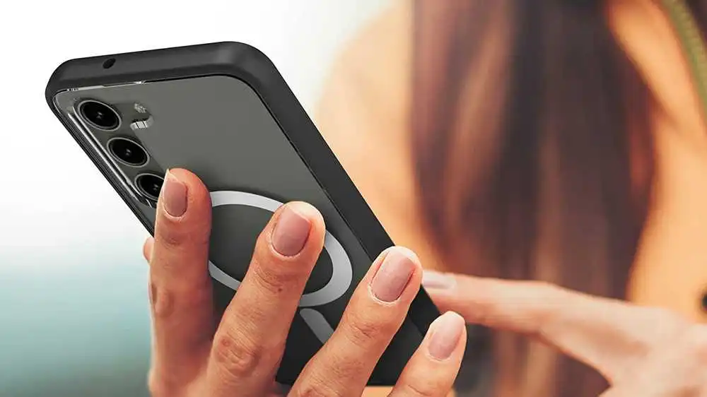 Capa de smartphone com marcas de dedos