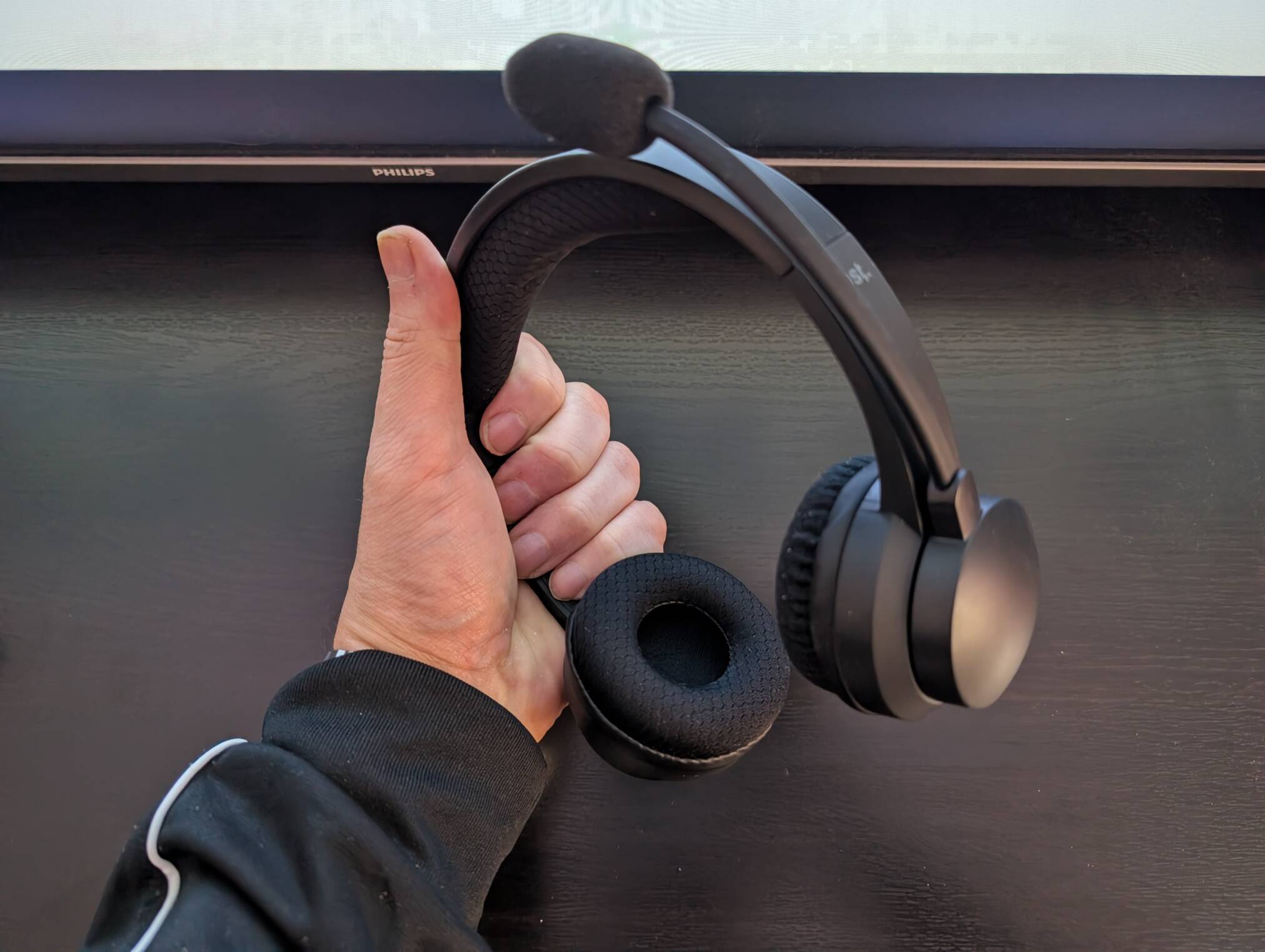 Análise Detalhada do Headset Ayda Wireless ENC: Inovação e Sustentabilidade no Ambiente de Trabalho 7