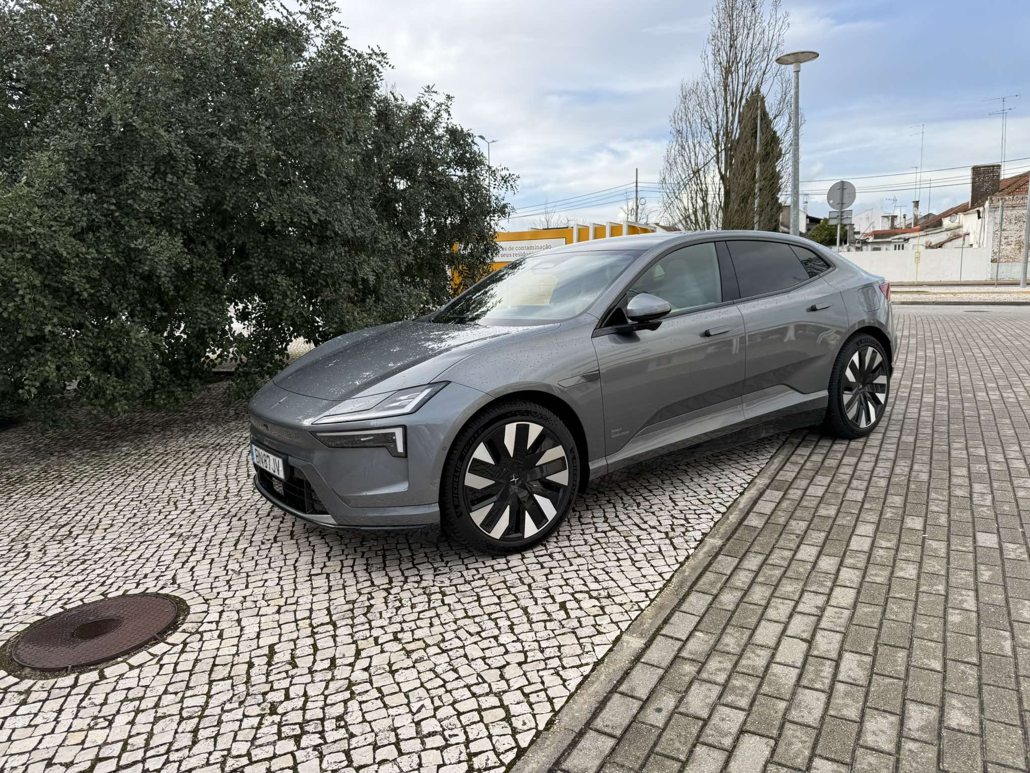 Ensaio: Polestar 4 Single Motor vs. Dual Motor Performance 12