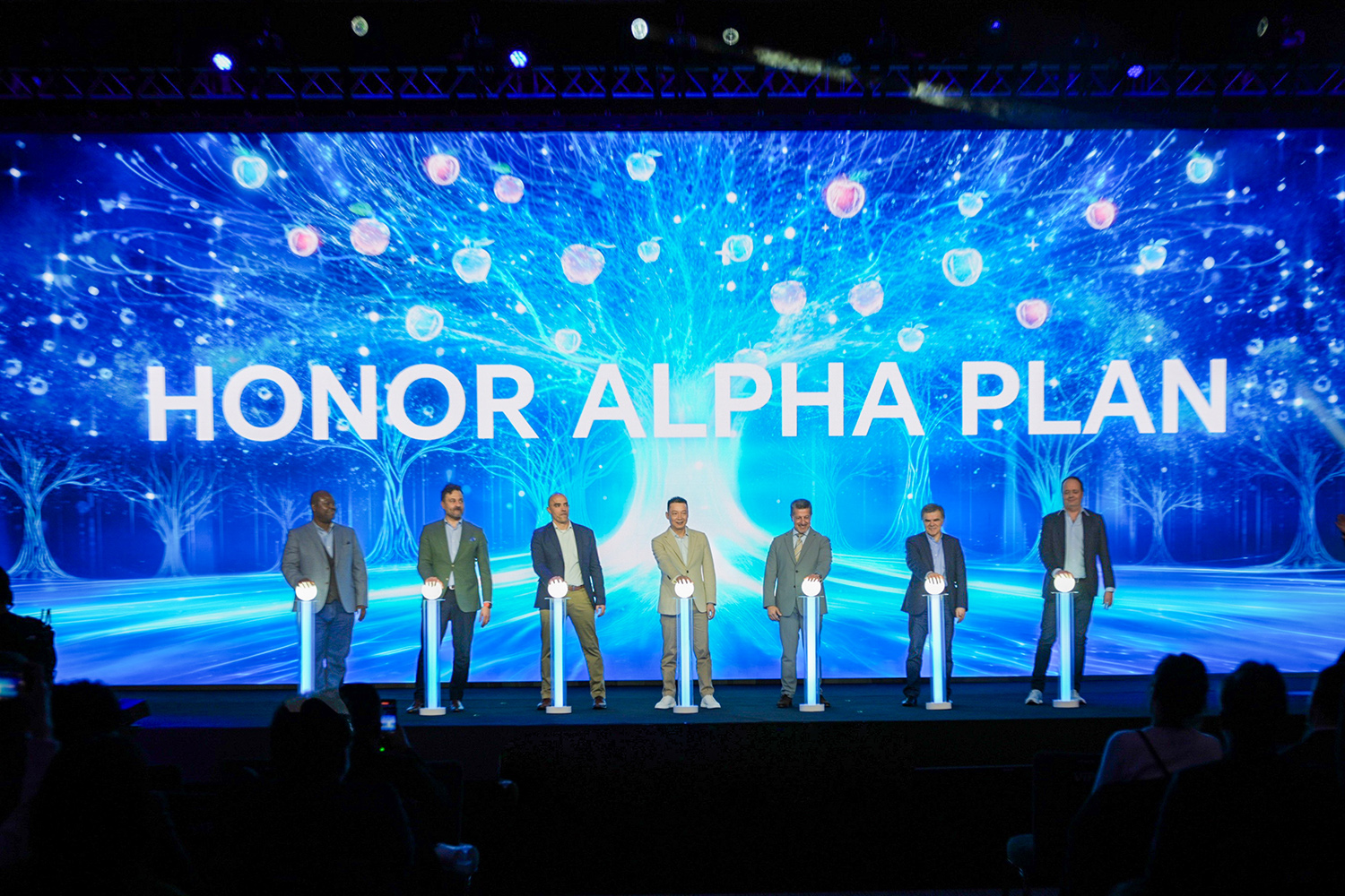 Honor revela plano Alpha: revolução IA rumo à AGI 1
