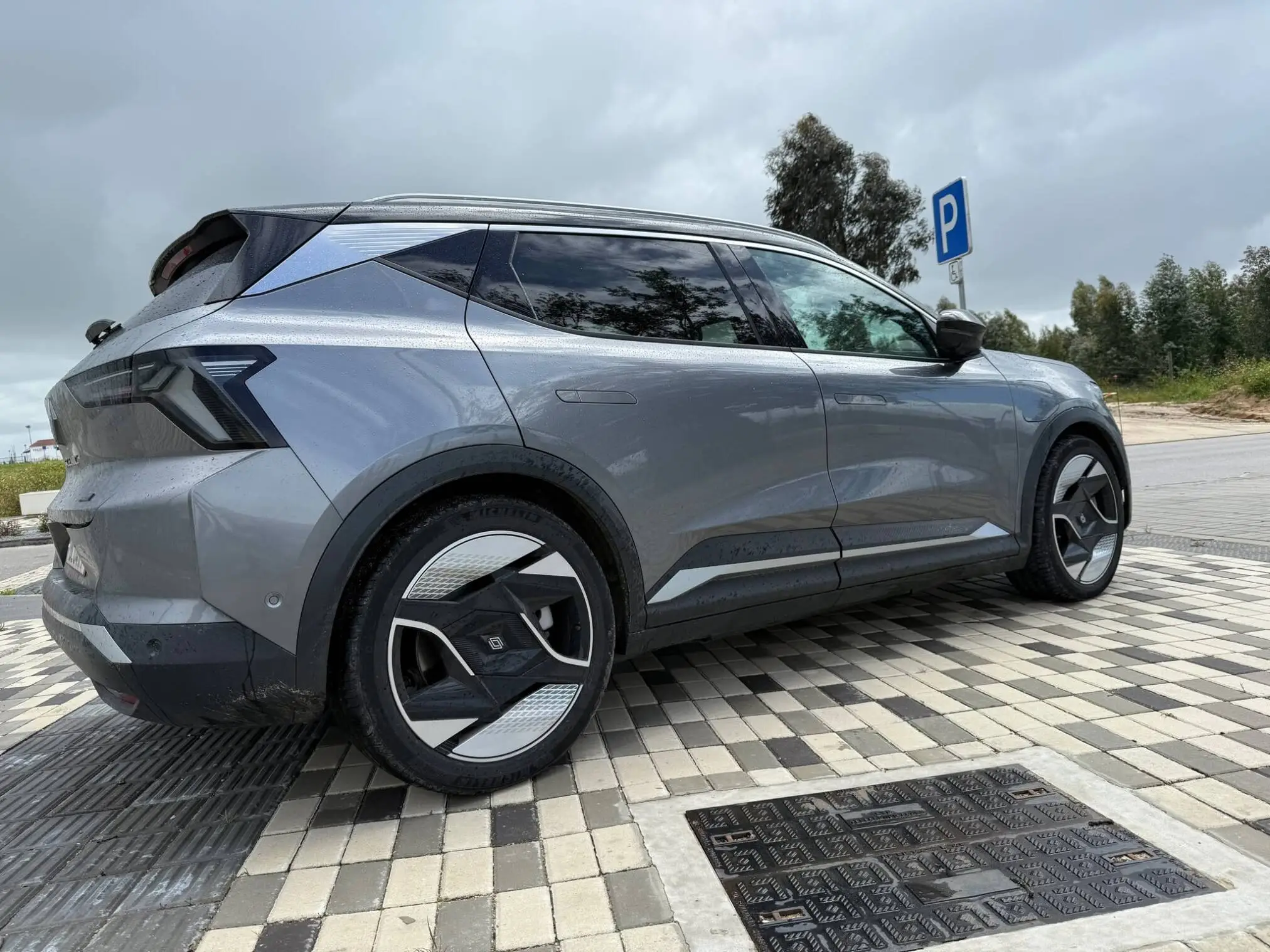 Renault Scenic E-Tech Elétrico 220cv: Ainda o Melhor SUV Familiar Elétrico? 21