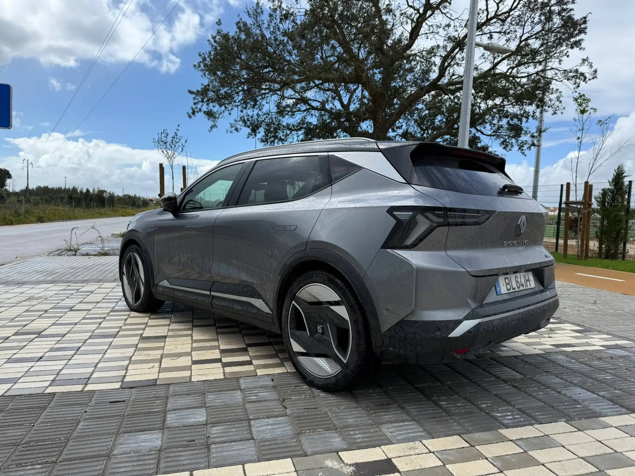 Renault Scenic E-Tech Elétrico 220cv: Ainda o Melhor SUV Familiar Elétrico? 25