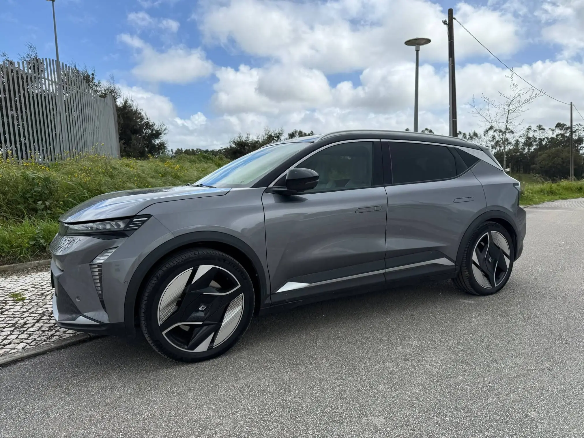 Renault Scenic E-Tech Elétrico 220cv: Ainda o Melhor SUV Familiar Elétrico? 27