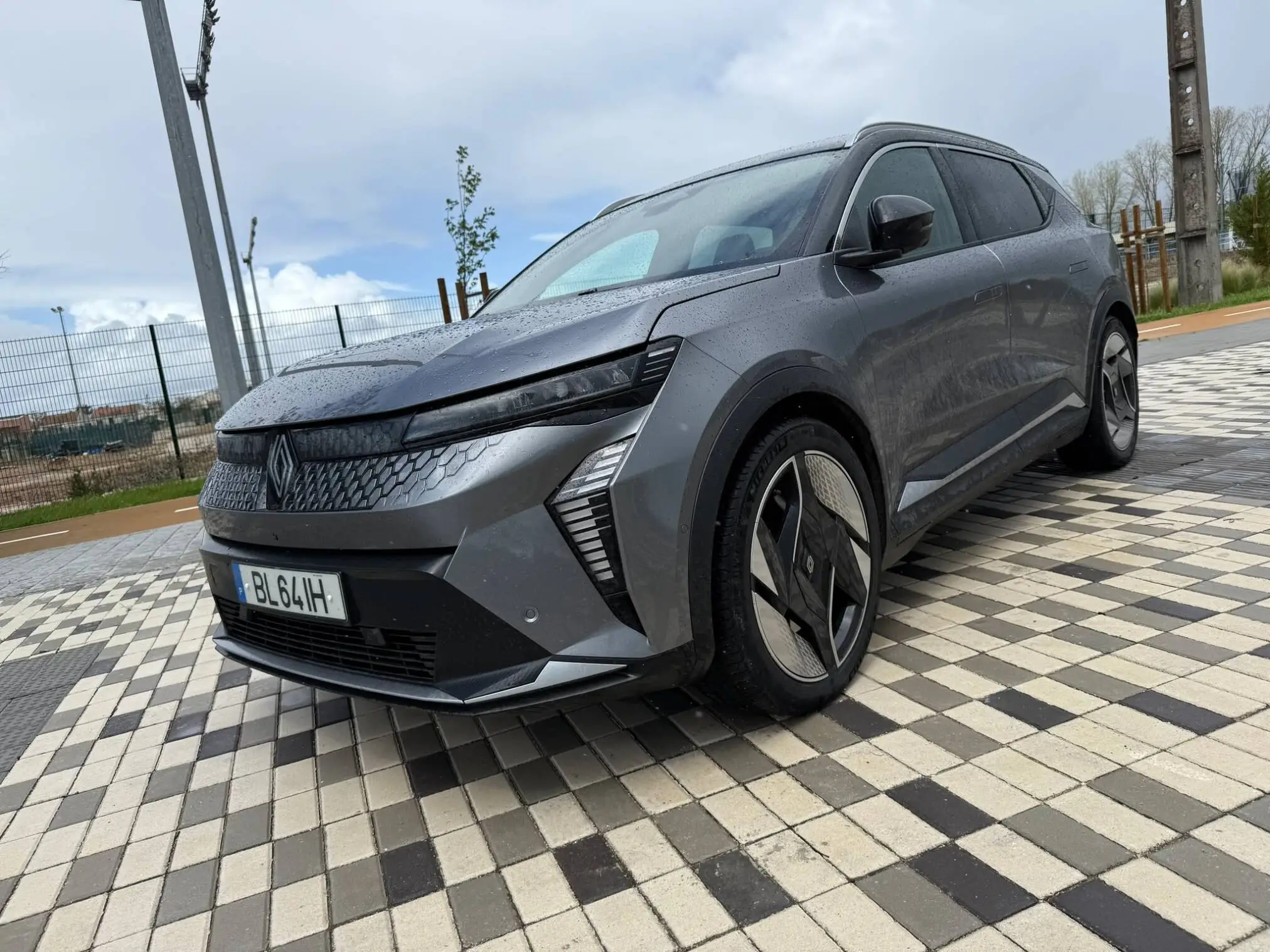 Renault Scenic E-Tech Elétrico 220cv: Ainda o Melhor SUV Familiar Elétrico? 29