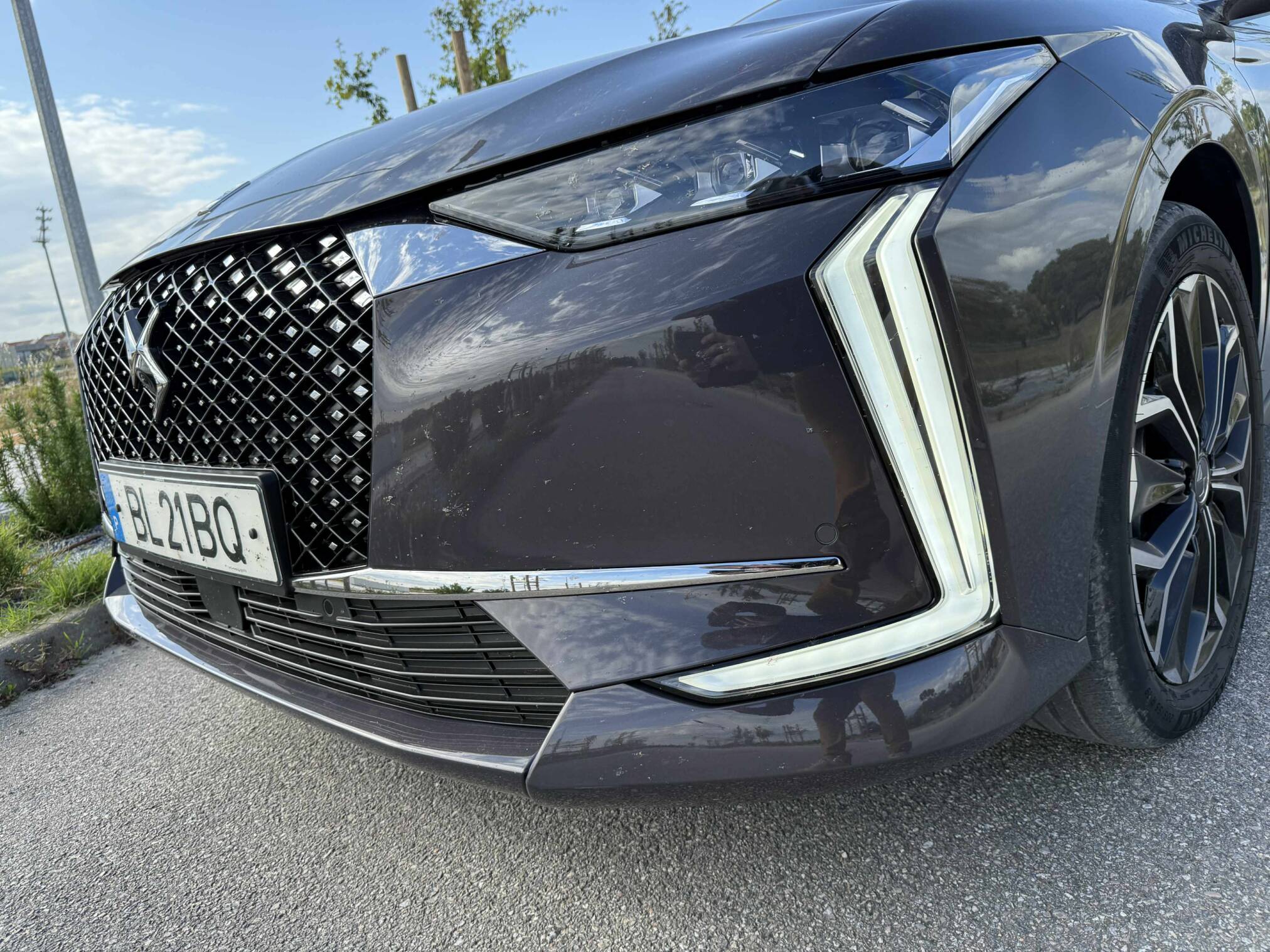 Ensaio DS 4 E-TENSE 225: O luxo francês que desafia os alemães 24