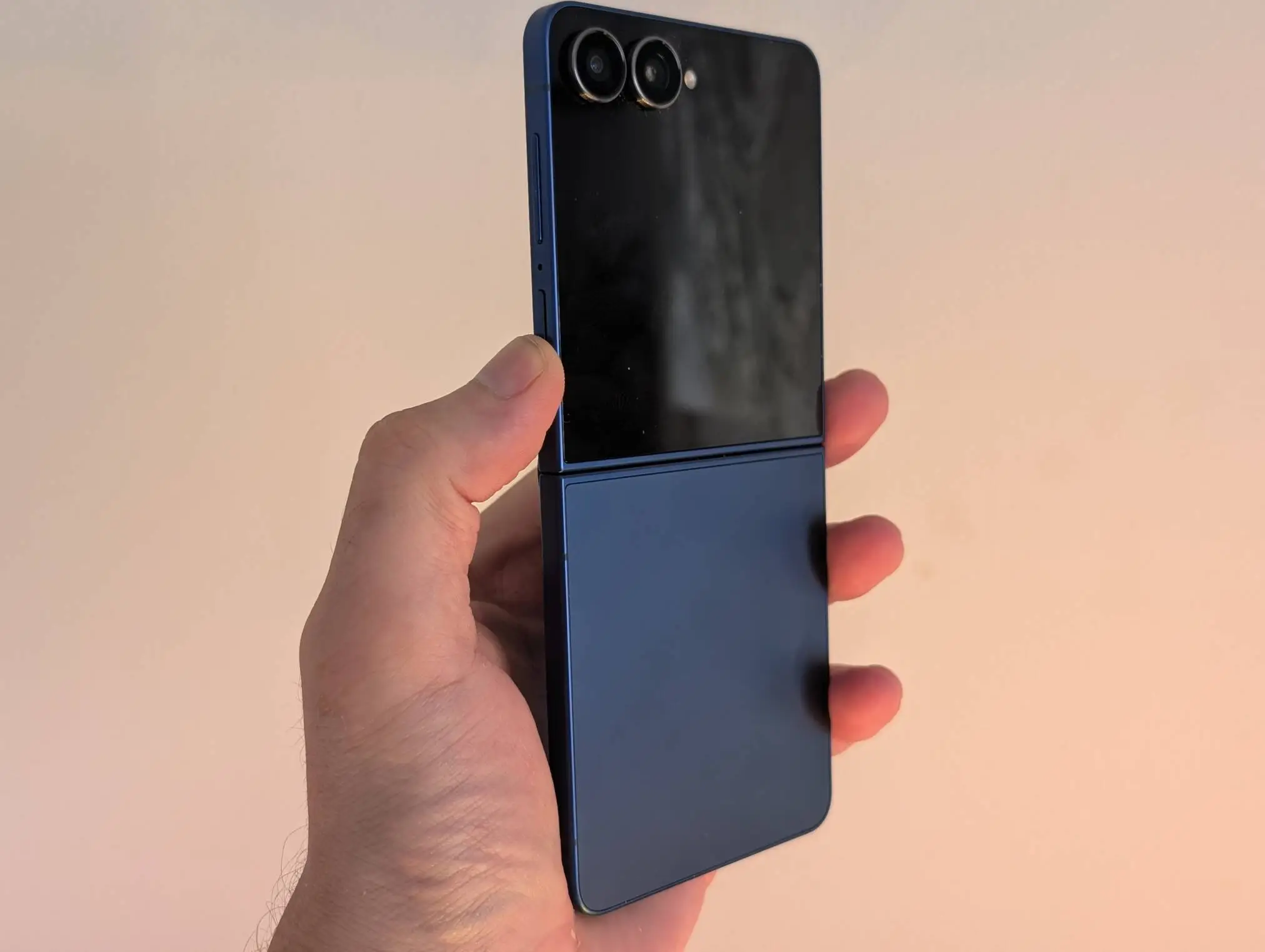 Análise Samsung Galaxy Z Flip 7: Beleza dobrável com evolução discreta, mas consistente 14 analise samsung galaxy z flip 7 beleza dobravel com evolucao discreta mas consistente androidgeek 10