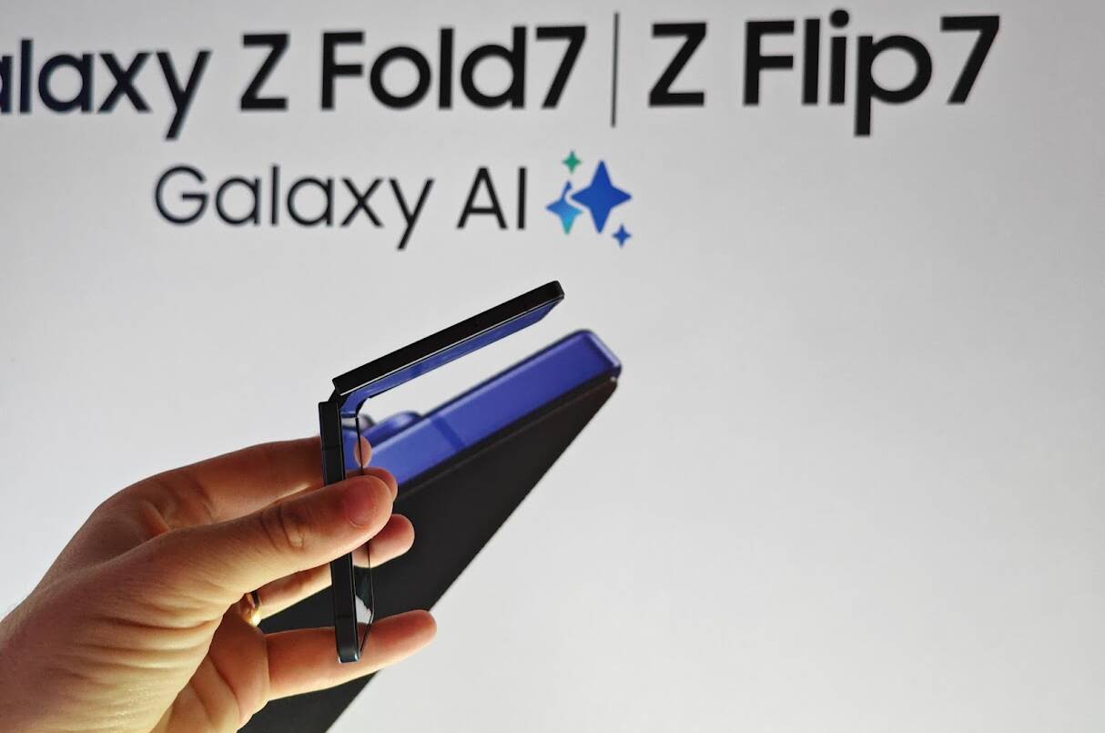 Descubra o novo Galaxy Z Flip 7: mais display, bateria e One UI 8! 3 descubra o novo galaxy z flip 7 mais display bateria e one ui 8 androidgeek 1 e1752070993784