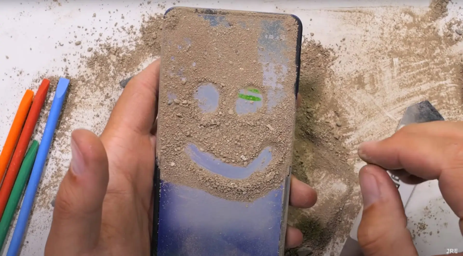 Novidade: Galaxy Z Flip 7 protege chamadas com One UI 8.5 2 galaxy z flip7 sobrevive ao teste de durabilidade e prova ser mais resistente do que aparenta androidgeek 2