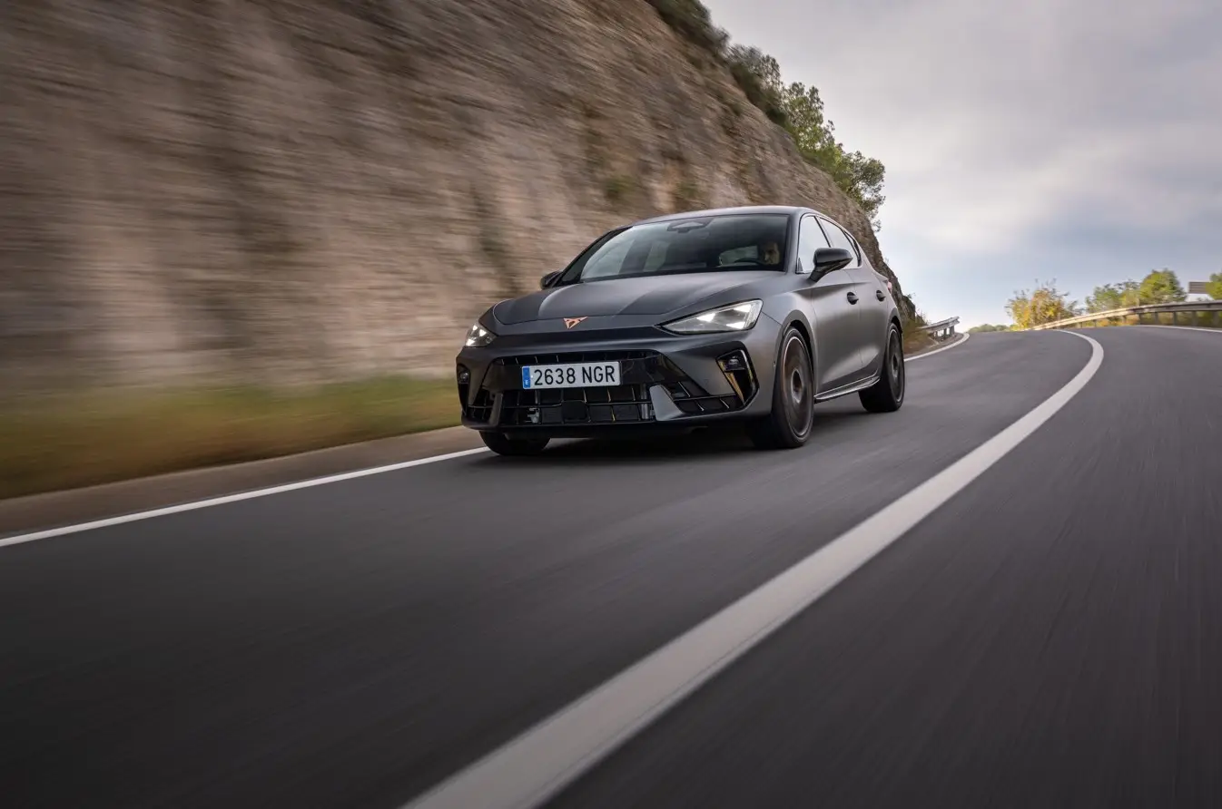 cupra leon vz extreme 325 chega a estrada com tracao dianteira mais potente de sempre androidgeek 2