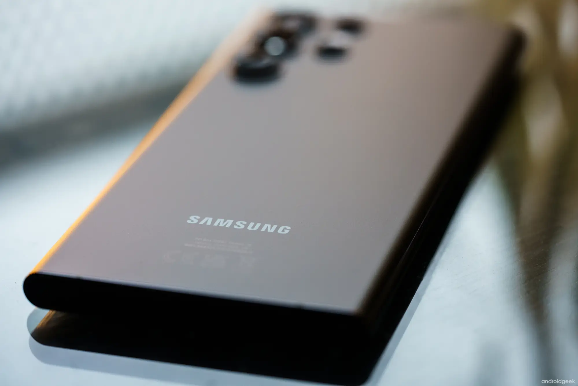 Galaxy S23 pode entrar em breve no programa beta da One UI: o que muda para ti 3 galaxy s22 o primeiro samsung com molduras simetricas androidgeek
