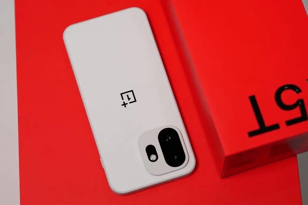 Mais marcas de smartphones podem desaparecer como a OnePlus 3 fuga de informacao do oneplus 15t mostra nova cor e reforca ligacao a oppo androidgeek 1