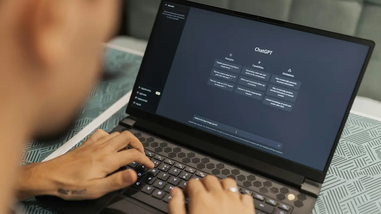 ChatGPT chega a mil milhões de utilizadores mensais e muda a escala da IA