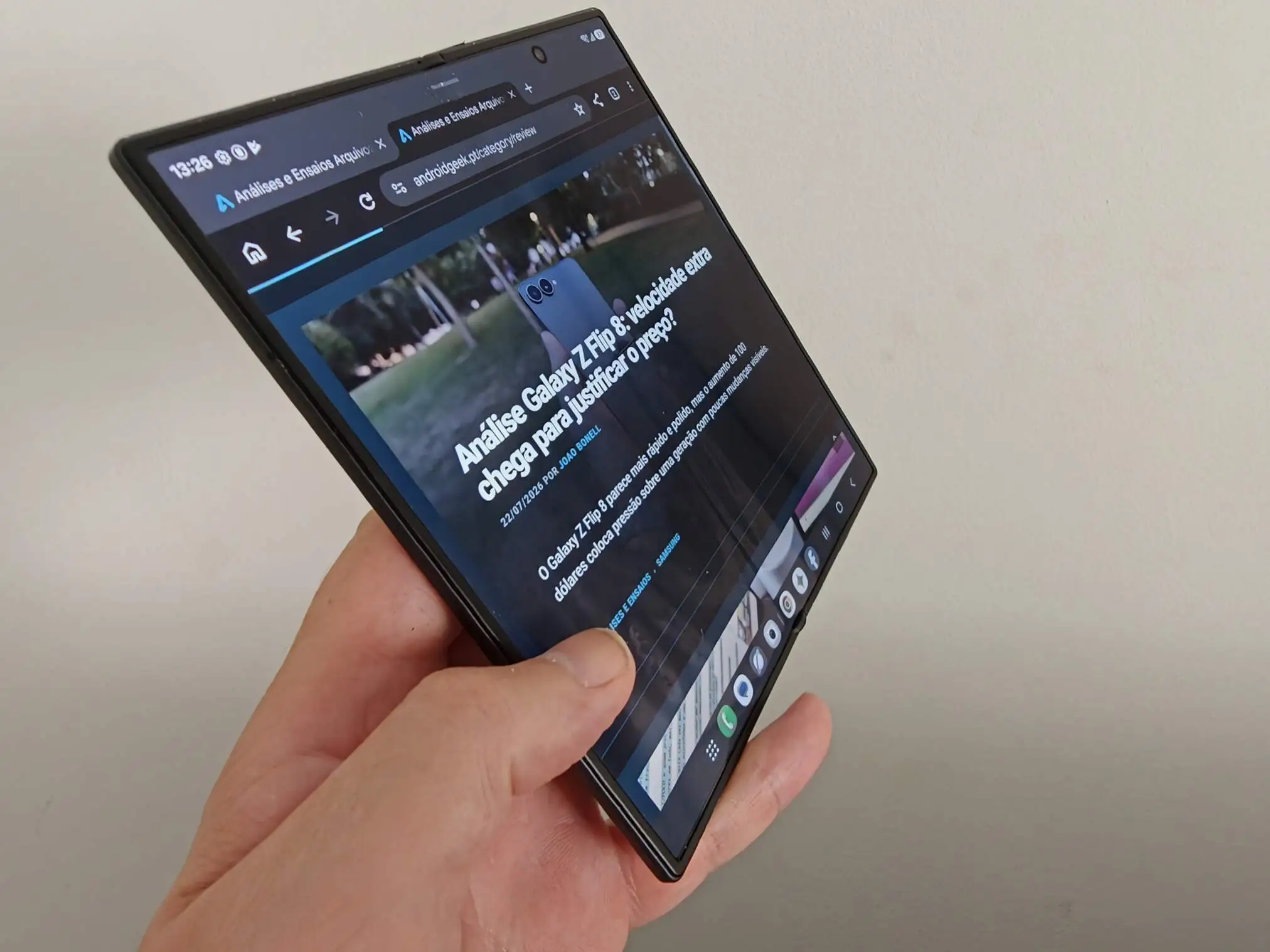 Galaxy Z Fold 8 conquista os mais jovens: mais de metade dos compradores online têm entre 20 e 30 anos
