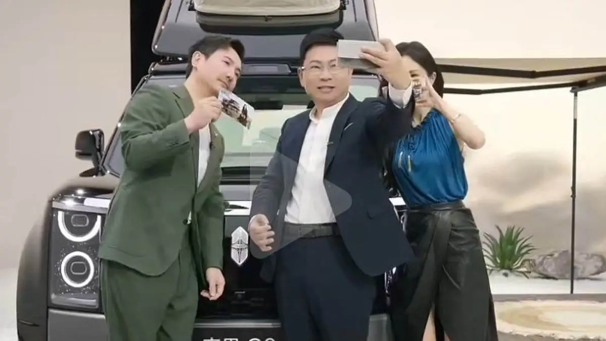 Huawei Mate XT 2: Richard Yu é visto com o novo tri-fold e o lançamento aproxima-se - QTU Questões do Universo
