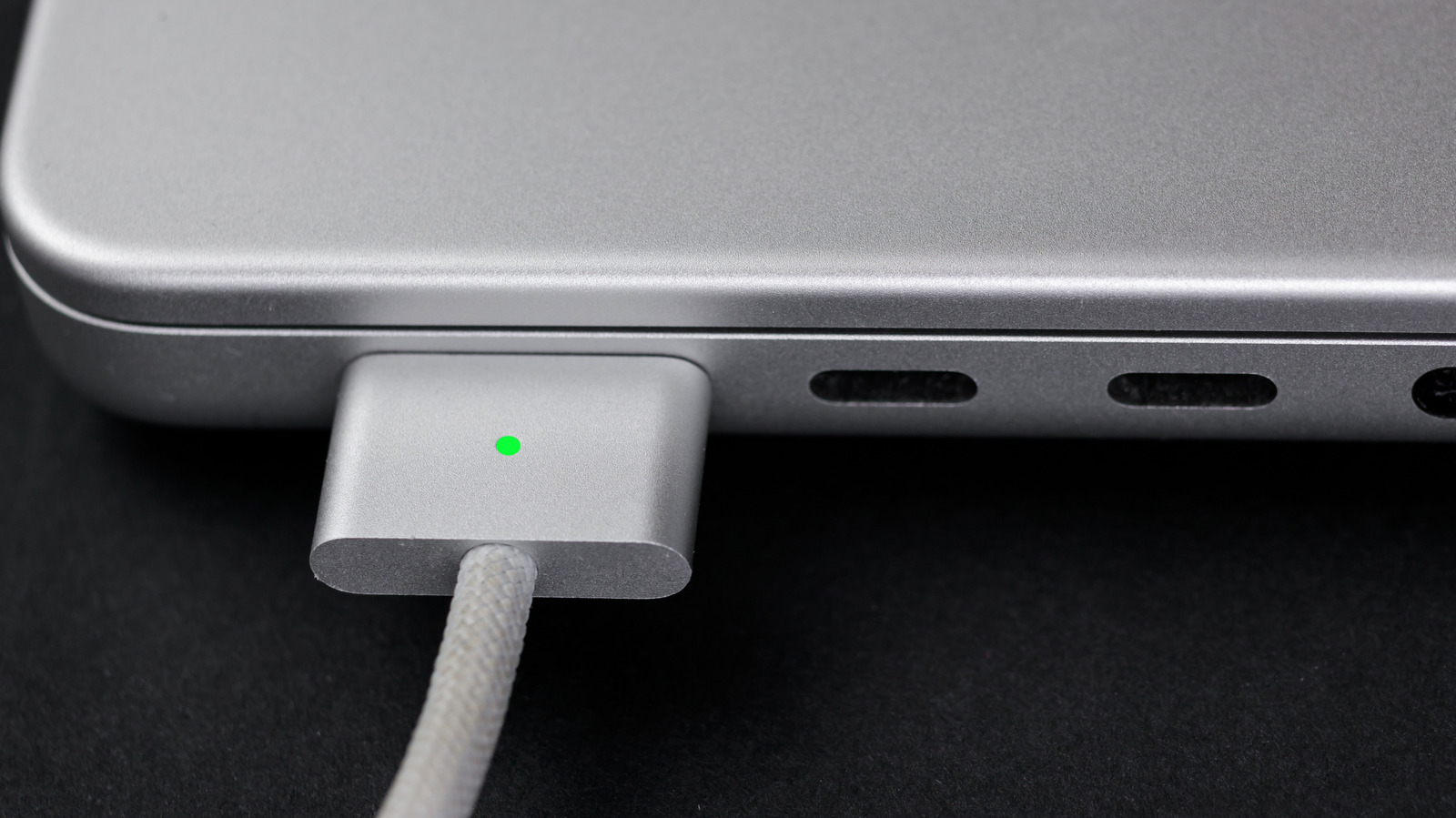 MagSafe ou USBC qual a melhor forma de carregar um MacBook | Tecnologia | QTU Notícias