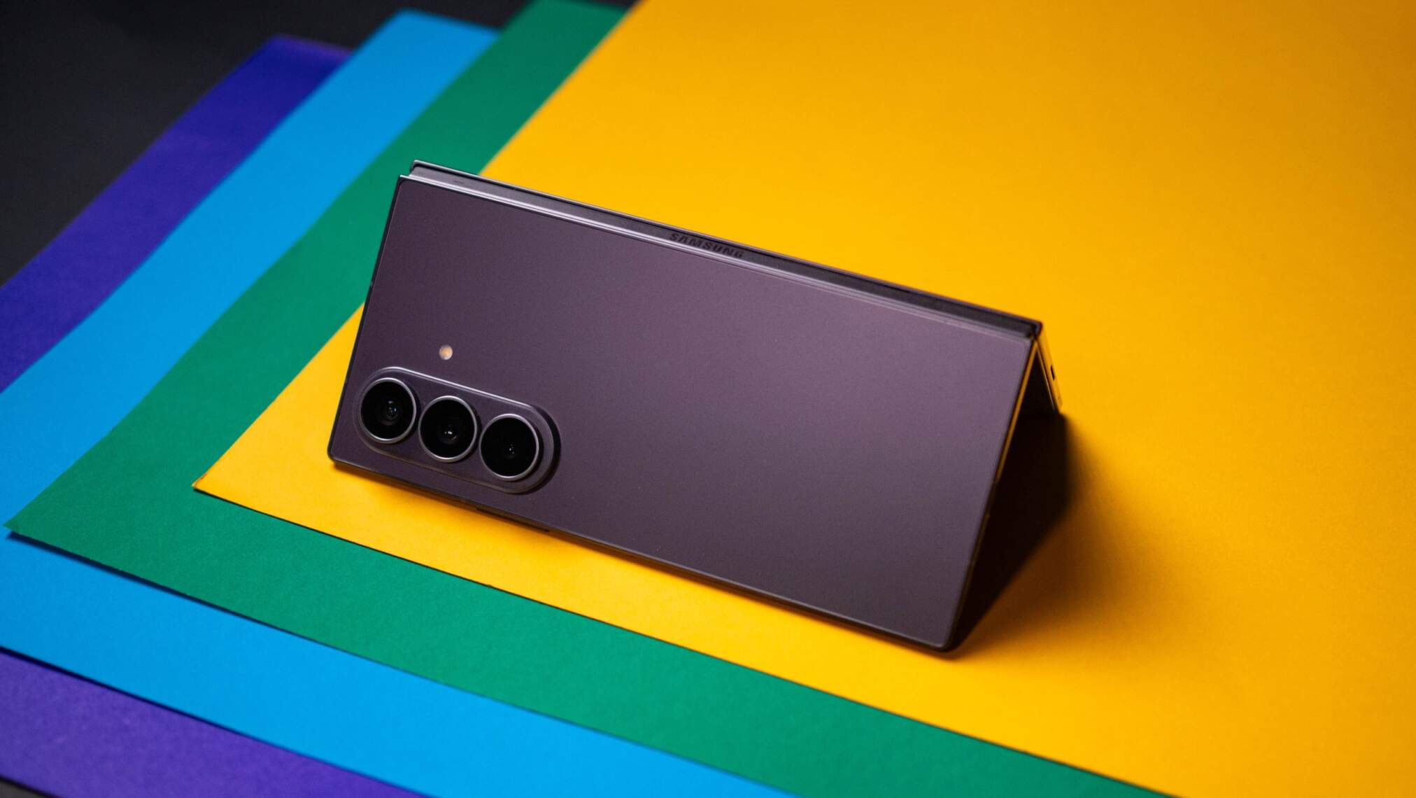 Silício-carbono nas baterias dos Galaxy Z Fold 8: como a Samsung evita o inchaço - QTU Questões do Universo