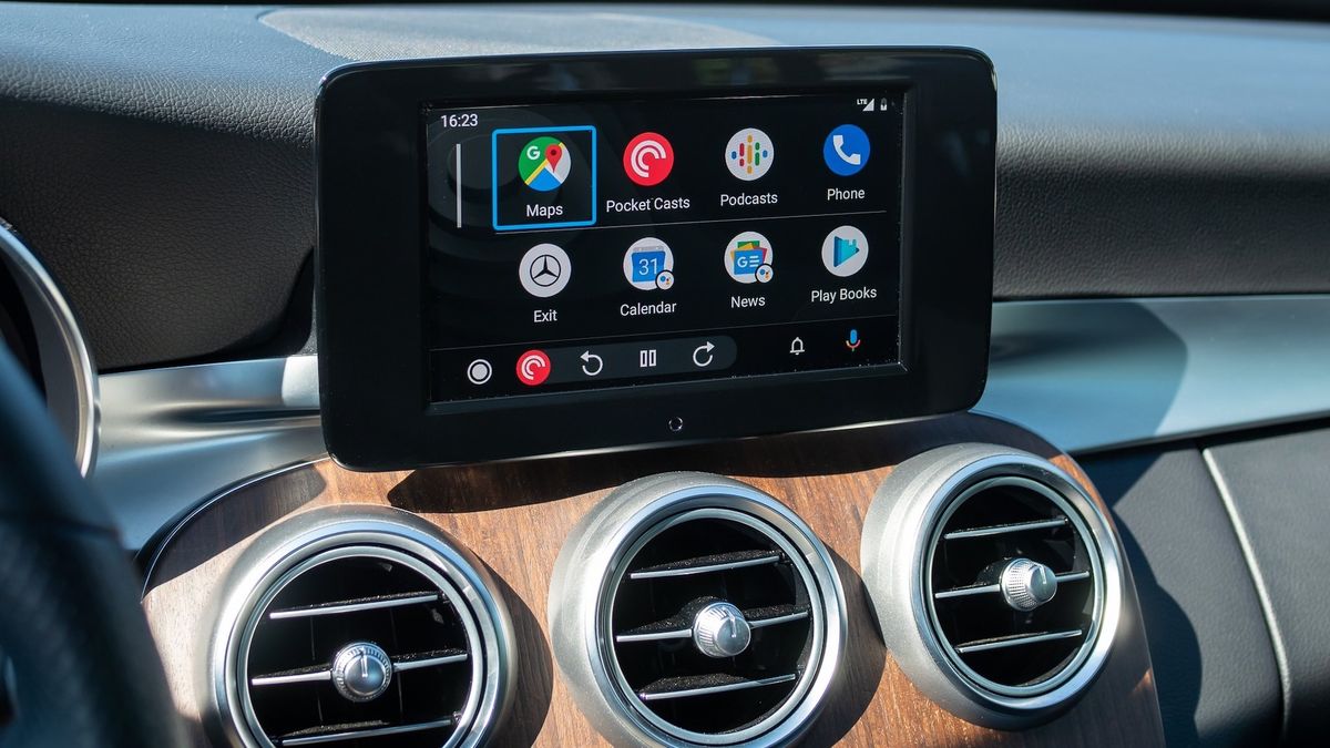 Android Auto: Google confirma controlo universal, novo leitor e linha ondulada permanente